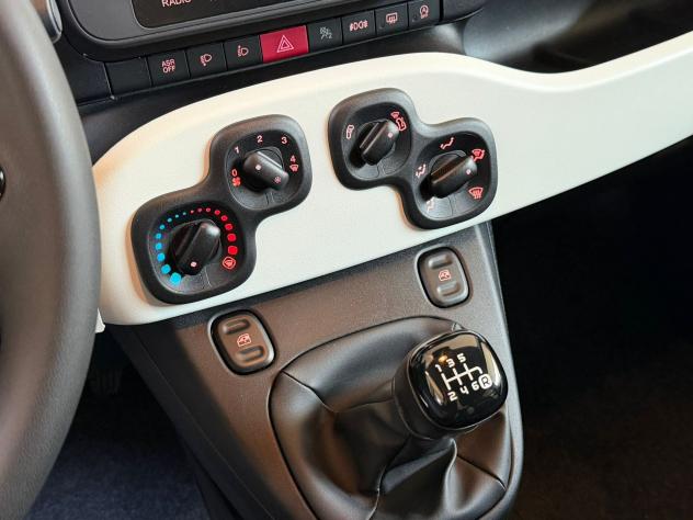 FIAT Panda 1.0 FireFly 70cv S&S Hybrid Pandina CROSS - Foto 9