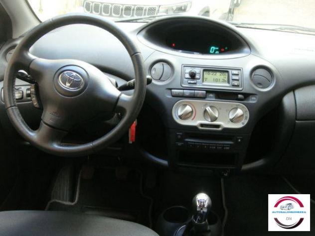 TOYOTA - Yaris - 16V 5 porte Sol *km 38000* - Foto 7