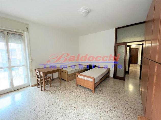URBINO - Ampio quadrilocale con garage - Foto 5