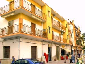 Rif.05Lc Bernalda C.so Umberto-Affitto Locale 100 mq
