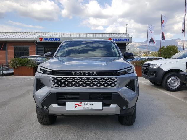 Toyota Hilux 2.8 D-4D 48V 204 CV A/T 4WD DC Mild Hybrid ICON - Foto 2