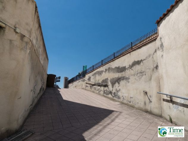 Deposito 190 mq con piccolo ufficio in vendita a Gravina di Catania - Foto 10