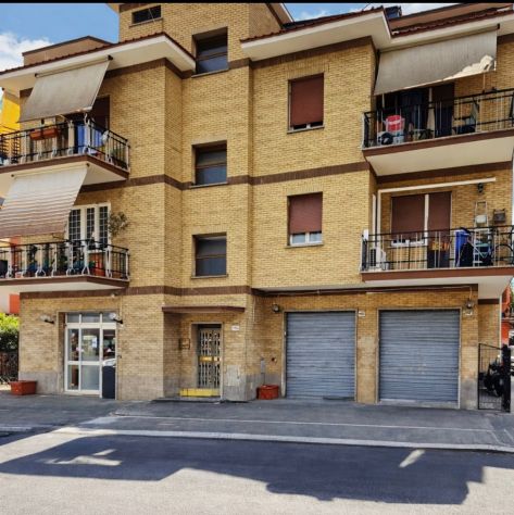 Fidene Locale C/1 di mq 70 - Foto 2