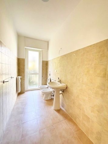 QUADRILOCALE RISTRUTTURATO,ARREDATO,CLIMATIZZATO MM P.ROMANA - Foto 8