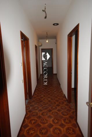 CASA INDIPENDENTE di 8 vani e di 370 mq (SUSEGANA) rif. RB122 - Foto 7