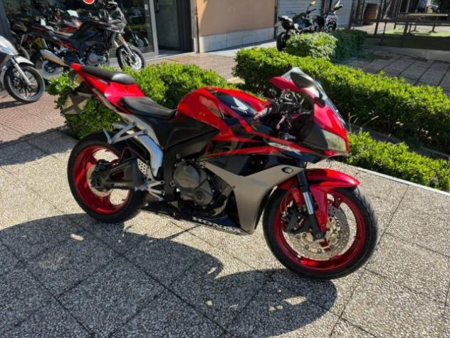 HONDA CBR 600 RR TUTTO INCLUSO ANCHE PASSAGGIO! MINI RATE rif. 24230182 - Foto 3