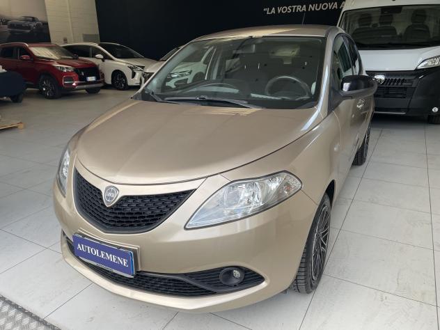Lancia Ypsilon 1.0 70cv Firefly Hybrid S&S Gold - Foto 3