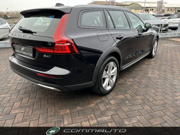 VOLVO V60 Cross Country B4 (d) AWD automatico Core rif. 23897792 - Foto 3