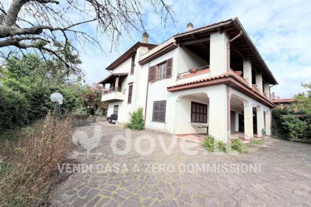 Villa di 470 m² con 3 locali in vendita a Velletri