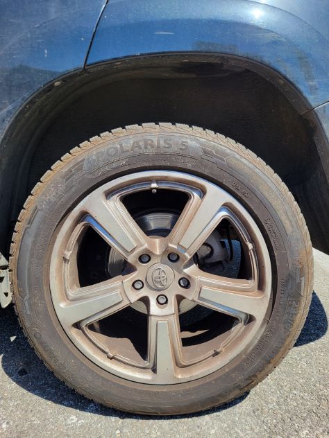 Gomme da neve con cerchi della Barum mod. Polaris 5