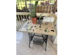 Vendo per arredo. Tavolo - Base Ghisa e Gres d'autore - ELEMENTI
