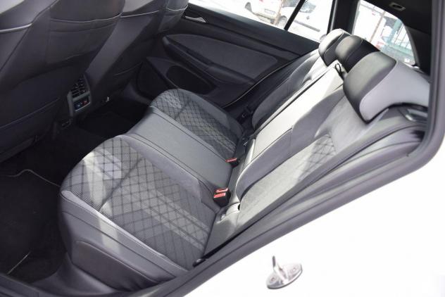 VOLKSWAGEN Golf VIII Variant SW - 2.0TDI 150CV AUTOMATICA DSG R-Line FULL - GANCIO - TETTO - ADAS - NAVI - FULL LED - CRUISE - BT - SENSORI - CAM - Foto 10