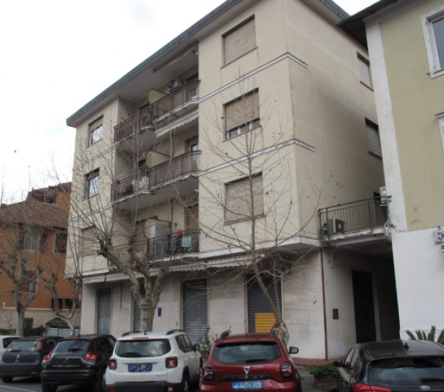 Pentalocale in vendita a Serra Riccò