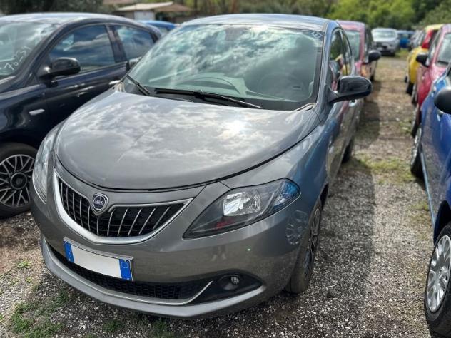 Lancia Ypsilon 1.0 FireFly 5 porte S&S Hybrid Platino - Foto 4