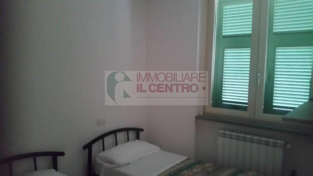 Porzione di bifamiliare con garage e giardino - Foto 4