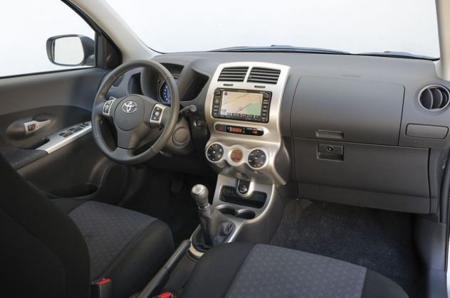 Toyota Urban Cruiser parafango frontale cofano radiatore alternatore - Foto 5