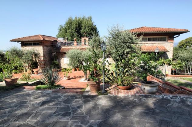 Villa in vendita a Monsummano Terme 480 mq Rif: 1295706