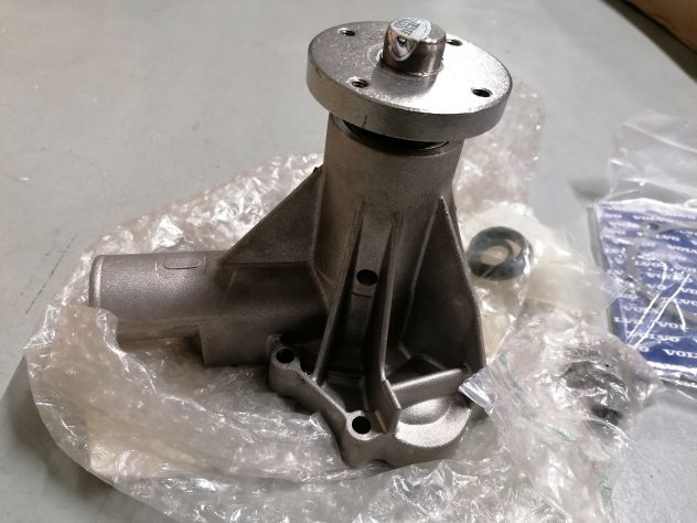 VOLVO PENTA POMPA ACQUA