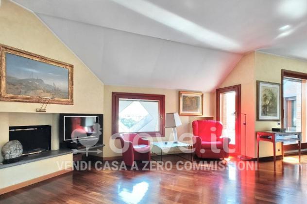 Attico / Mansarda di 140 m² con 3 locali in vendita a Lecco - Foto 2