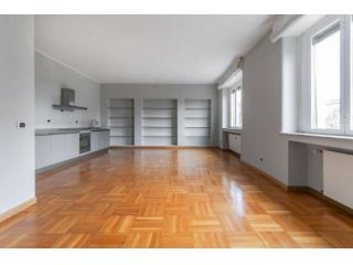 Appartamento di 109 m² con 3 locali in affitto a Milano