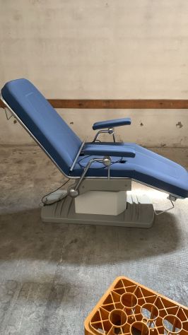 Vendo Poltrona per prelievi elettrica - Foto 2
