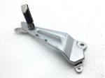 YAMAHA YBR 125 PEDANA POSTERIORE DESTRA + SUPPORTO 2007 2009 RE051