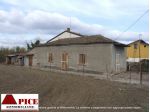Rustico con terreno pianeggiante