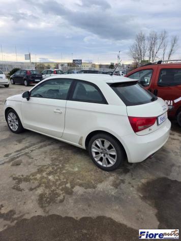 AUDI - A1 - 1.6 TDI F.AP. Attraction - Foto 8