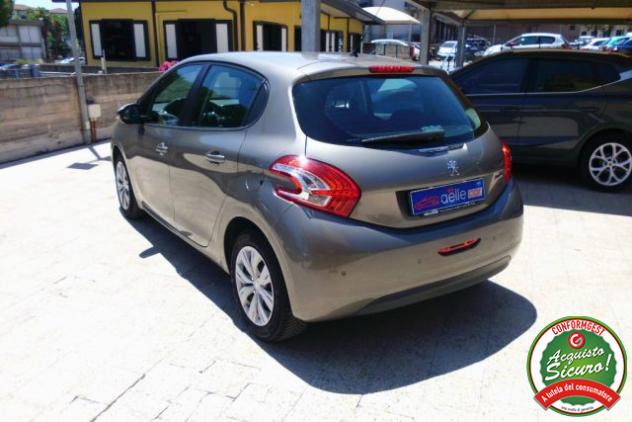 PEUGEOT 208 1.4 8V HDi 68CV 5p. Allure rif. 23940271 - Foto 5