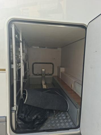 CAMPER MOBILVETTA IVECO SEMINTEGRALE GARAGE CLIMATIZZATORE FOTOVOLTAICO GEMELLATO POSTERIORE CAMPEGGIO USATI GENERALI 1663 - Foto 6