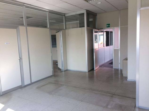 Immobile di 800 m² con più di 5 locali in affitto a Andezeno - Foto 2