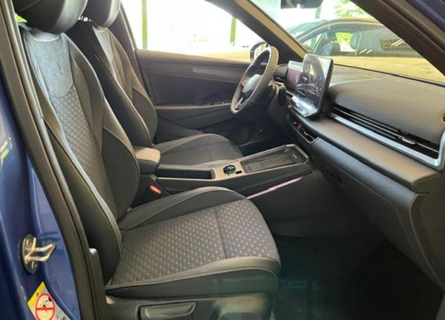 Volkswagen T-Roc T-Roc 1.5 eTSI ACT 150 CV DSG R-Line - Foto 10