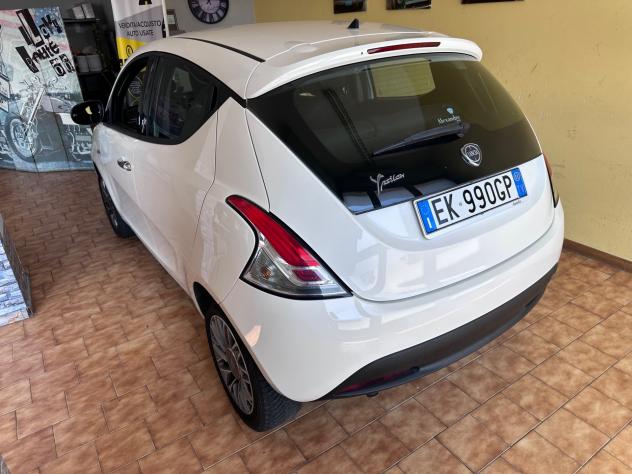 Lancia Ypsilon cambio automatico - Foto 3