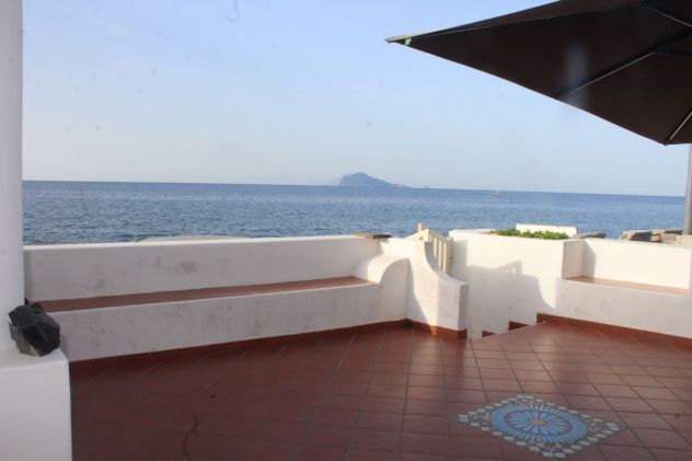 Lipari, Isole Eolie, Acquacalda, interessante casa indipendente di mq. 216