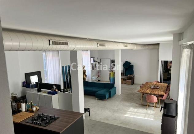 Villa moderna con giardino e 3 posti auto – Cologno Monzese