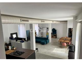 Villa moderna con giardino e 3 posti auto – Cologno Monzese