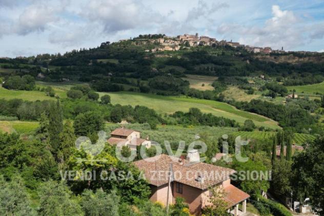 Rustico / Casale di 440 m² con più di 5 locali e box auto in vendita a Montepulciano - Foto 10
