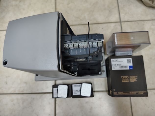 Motore originale per cancello scorrevole NICE RB 600