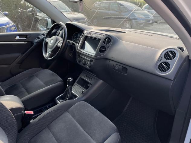 Volkswagen Tiguan 2.0 TDI 110 CV Sport & Style BlueMotion Technology - Foto 10