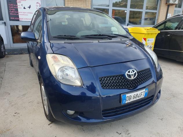 Toyota Yaris 1.4 D-4D 5 porte cambio automatico OK NEOPATENTATI