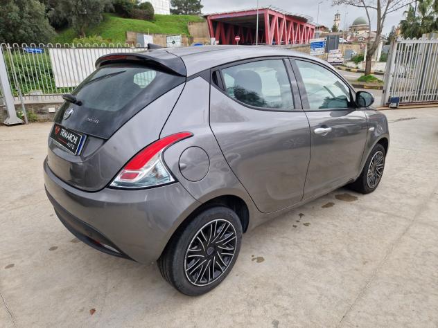 Lancia Ypsilon 1.0 FireFly 70cv S&S Hybrid SILVER - Foto 5