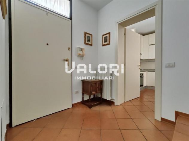 CENTRALISSIMO APPARTAMENTO INDIPENDENTE TERRA/CIELO CON CANTINA E POSTO AUTO - Foto 4