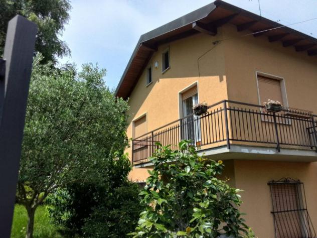 Villa di 213 m² con 4 locali e box auto in vendita a Orino - Foto 3
