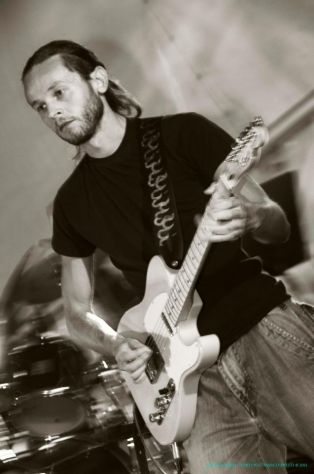 LEZIONI CHITARRA ELETTRICA ED ACUSTICA