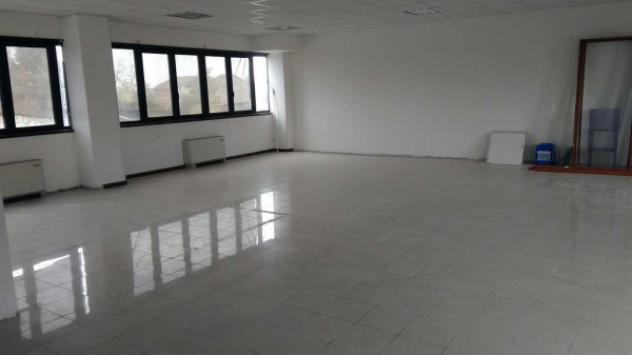 Immobile di 1500 m² in vendita a Novi di Modena