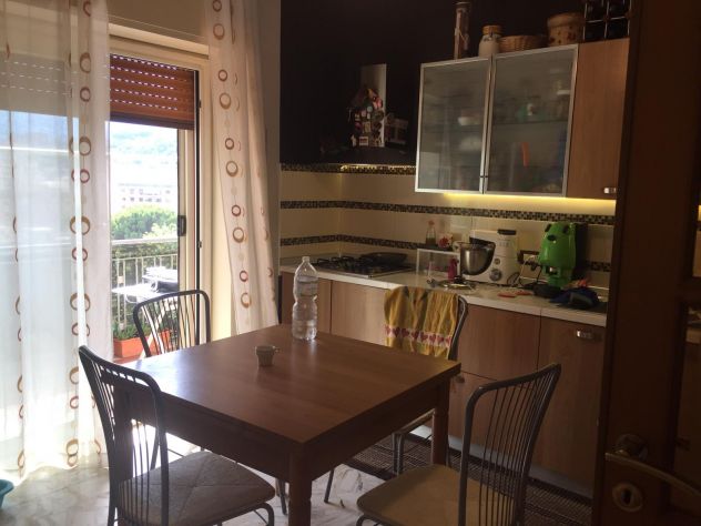 Affittasi camera singola a studentessa, viale dei tigli 13 zona annunziata. - Foto 3