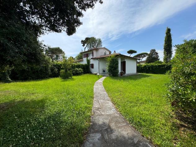Villetta bifamiliare in affitto a Vittoria Apuana - Forte dei Marmi 90 mq Rif: 1275726