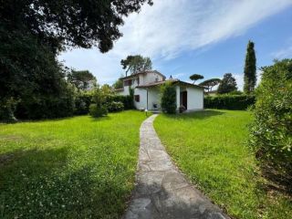 Villetta bifamiliare in affitto a Vittoria Apuana - Forte dei Marmi 90 mq   &hellip;