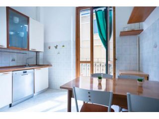 Corso Buenos Aires 47 - 4 Bedroom apartment 3rd Floor
