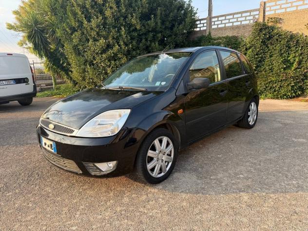 Ford Fiesta 1.4 TDCi 5p. Ghia - Foto 3